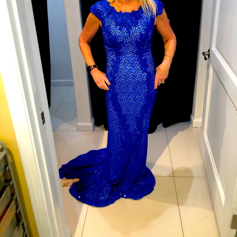 Brand new size 2 ball gown